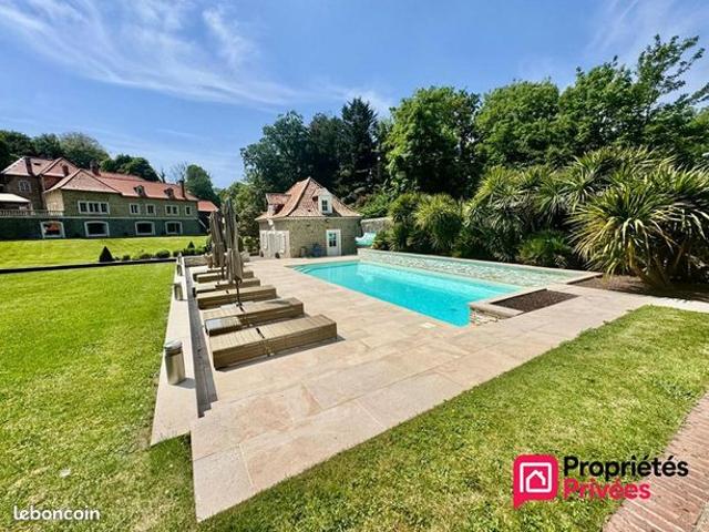 Maison 11 pièces 353 m²
