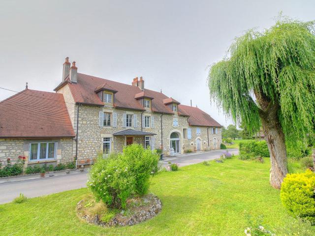 Maison 11 pièces 350 m²