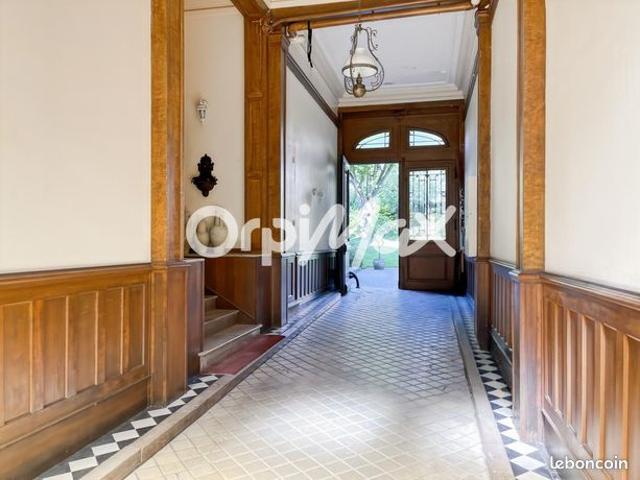 Maison 11 pièces 350 m²