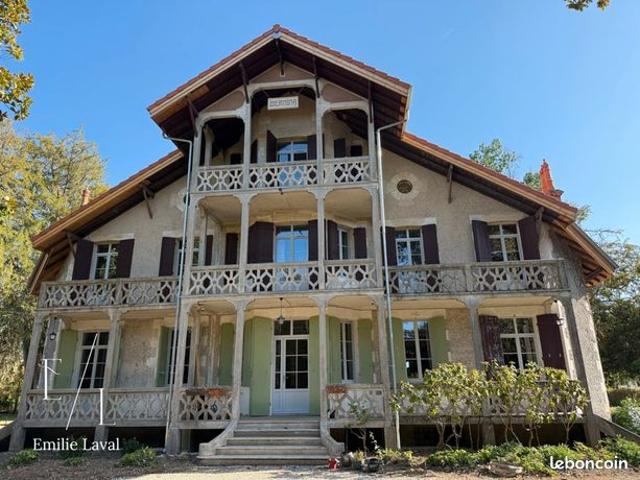 Maison 11 pièces 350 m²