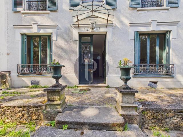 Maison 11 pièces 350 m²
