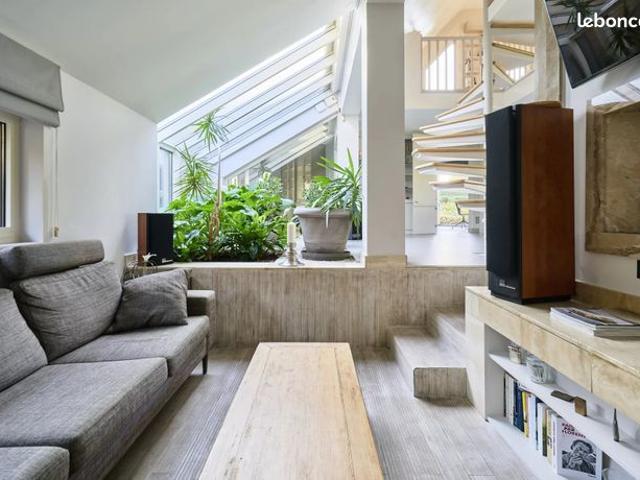 Maison 11 pièces 350 m²