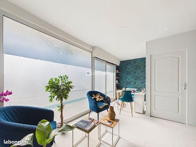 Maison 11 pièces 352 m²
