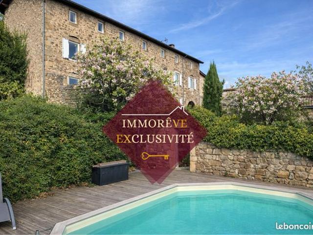 Maison 11 pièces 357 m²