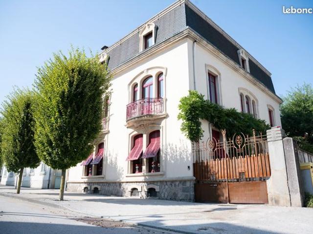 Maison 11 pièces 355 m²