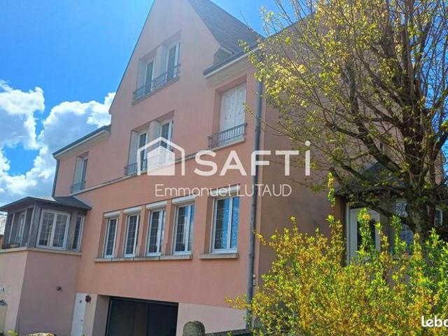 Maison 11 pièces 355 m²