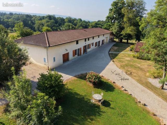 Maison 11 pièces 355 m²