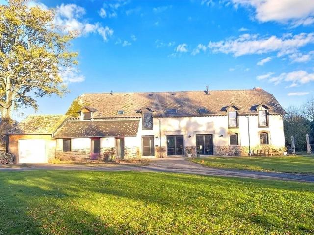 Maison 11 pièces 360 m²