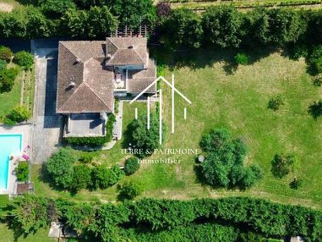 Maison 11 pièces 360 m²