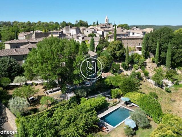Maison 11 pièces 360 m²