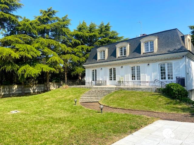 Maison 11 pièces 361 m²