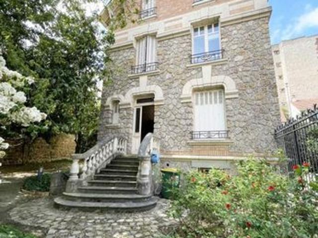 Maison 11 pièces 361 m²