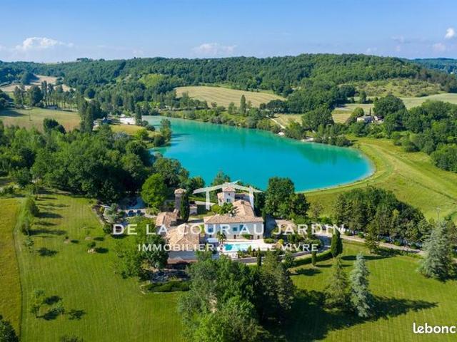 Maison 11 pièces 364 m²