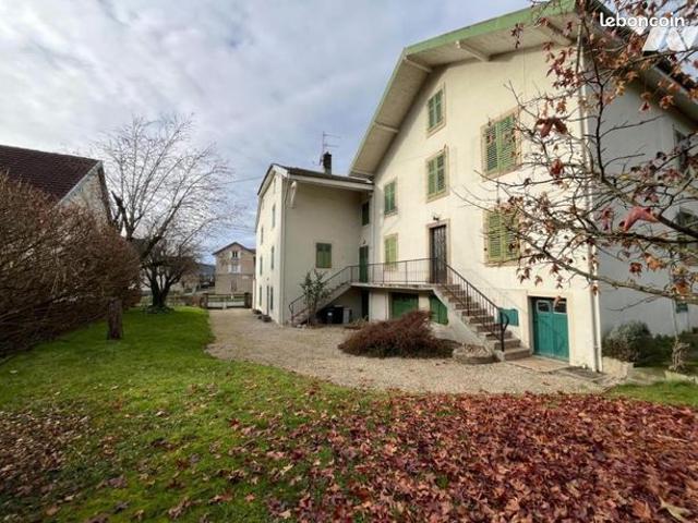 Maison 11 pièces 373 m²