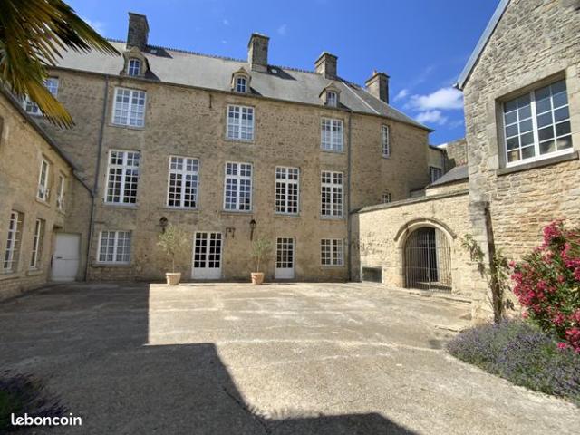 Maison 11 pièces 370 m²