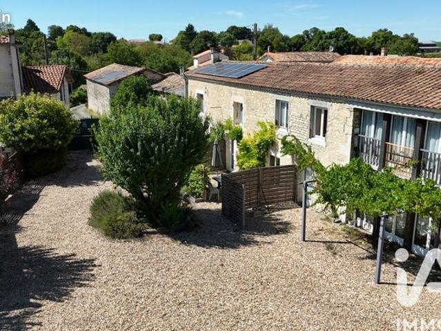 Maison 11 pièces 371 m²