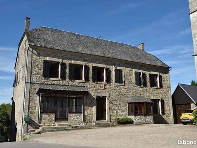 Maison 11 pièces 375 m²