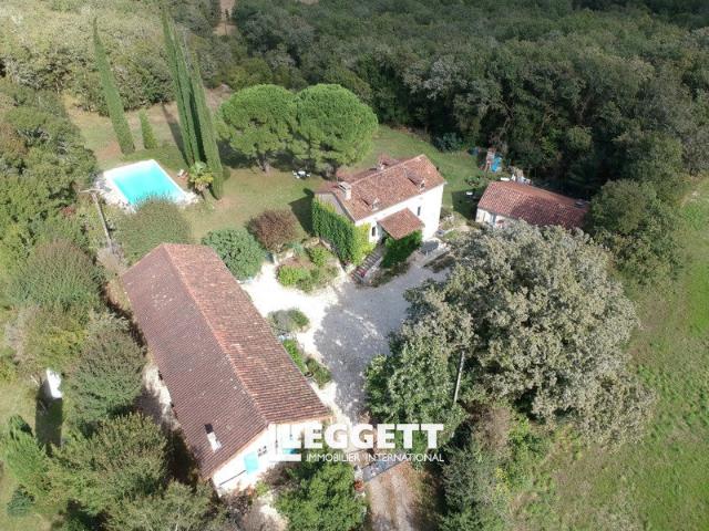 Maison 11 pièces 380 m²