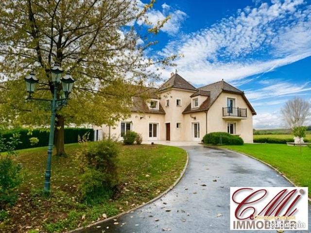 Maison 11 pièces 385 m²