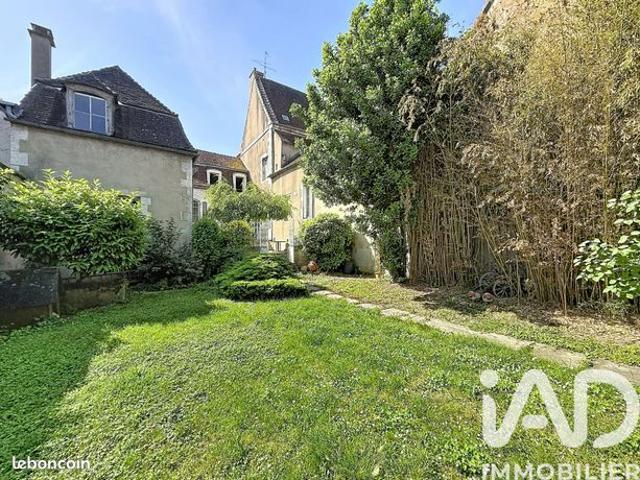 Maison 11 pièces 390 m²