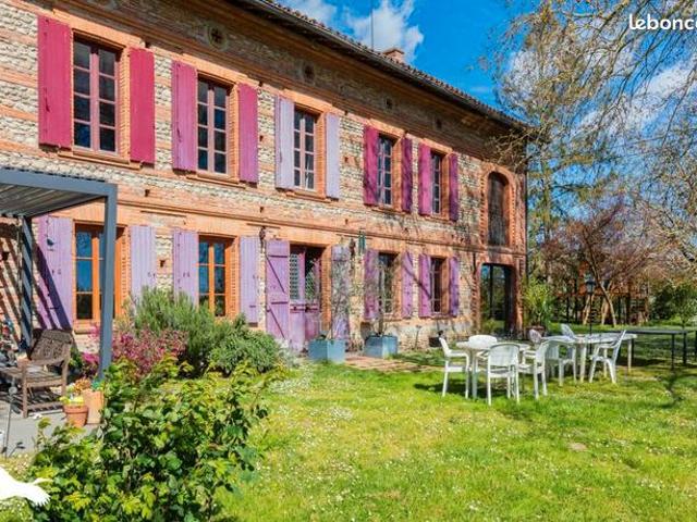 Maison 11 pièces 390 m²