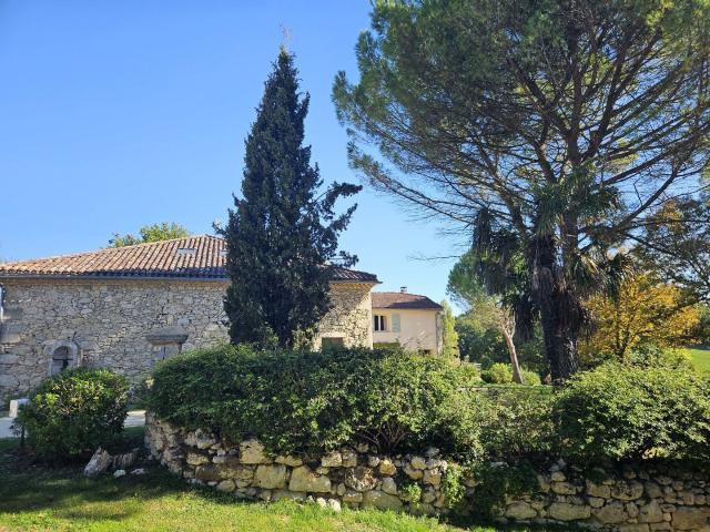 Maison 11 pièces 390 m²
