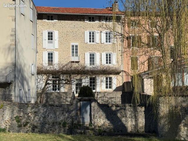 Maison 11 pièces 394 m²
