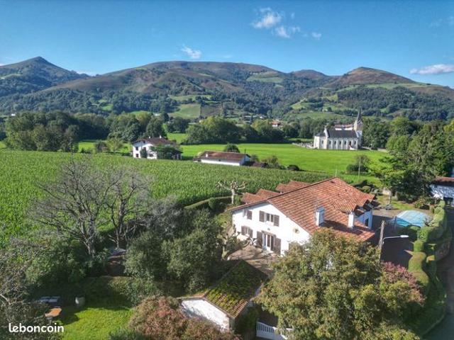 Maison 11 pièces 395 m²