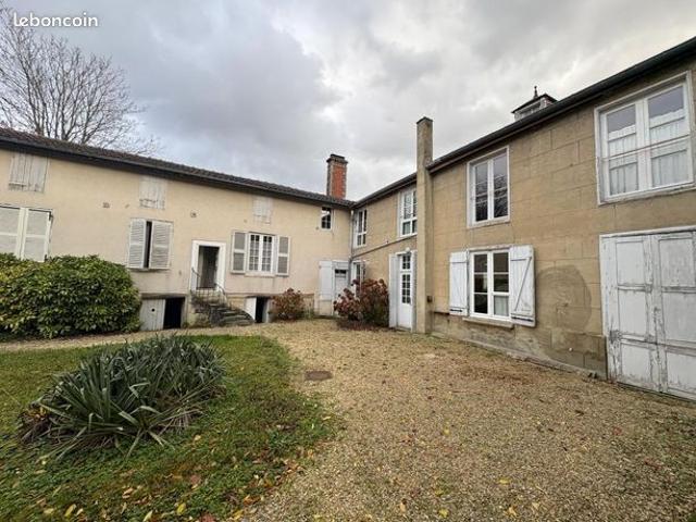 Maison 11 pièces 395 m²