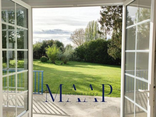 Maison 11 pièces 303 m²