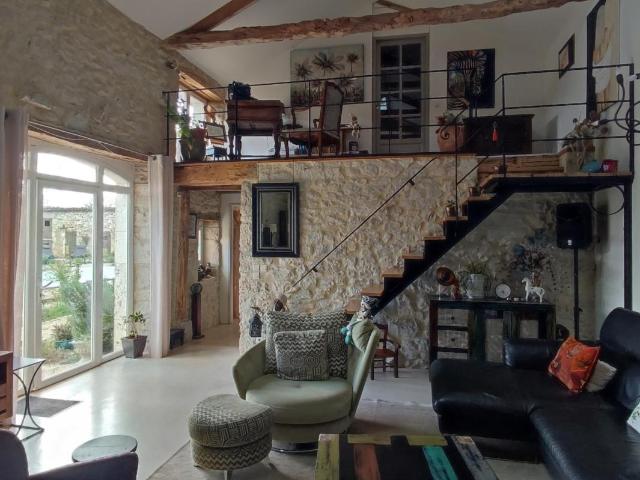 Maison 11 pièces 300 m²