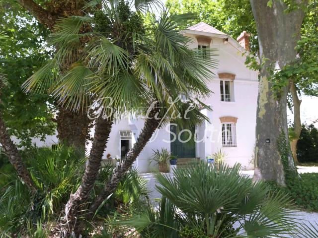 Maison 11 pièces 300 m²