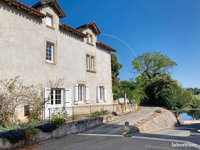 Maison 11 pièces 300 m²