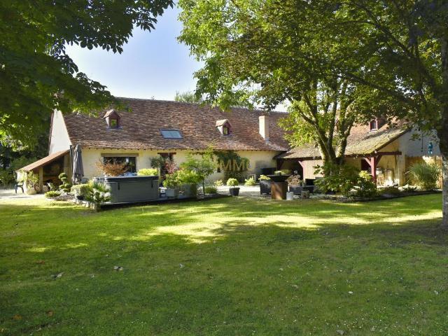 Maison 11 pièces 300 m²