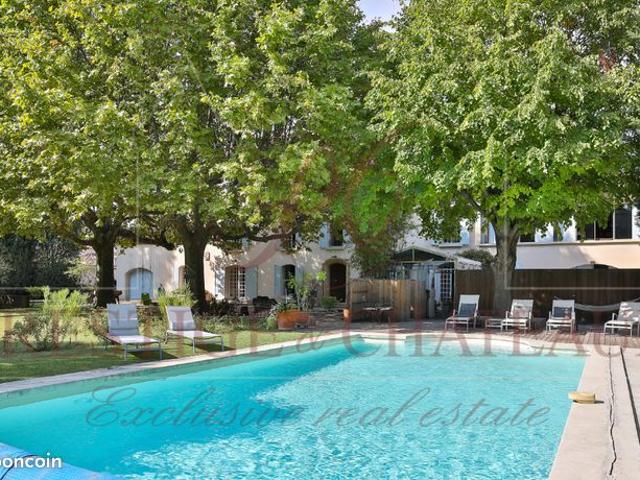Maison 11 pièces 300 m²