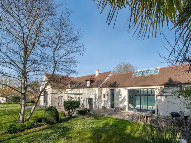 Maison 11 pièces 305 m²