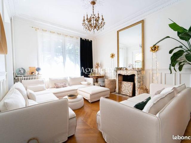 Maison 11 pièces 305 m²