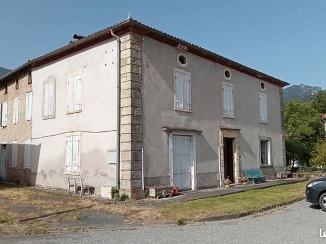 Maison 11 pièces 308 m²