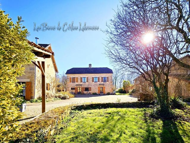 Maison 11 pièces 308 m²