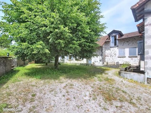 Maison 11 pièces 313 m²