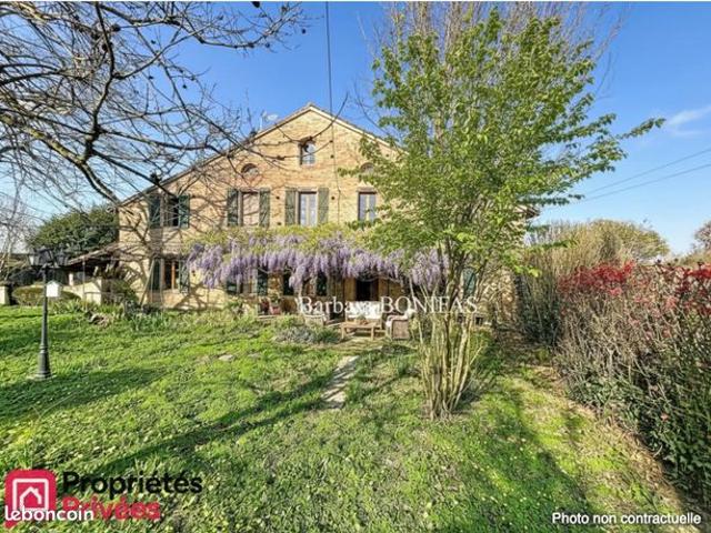 Maison 11 pièces 313 m²