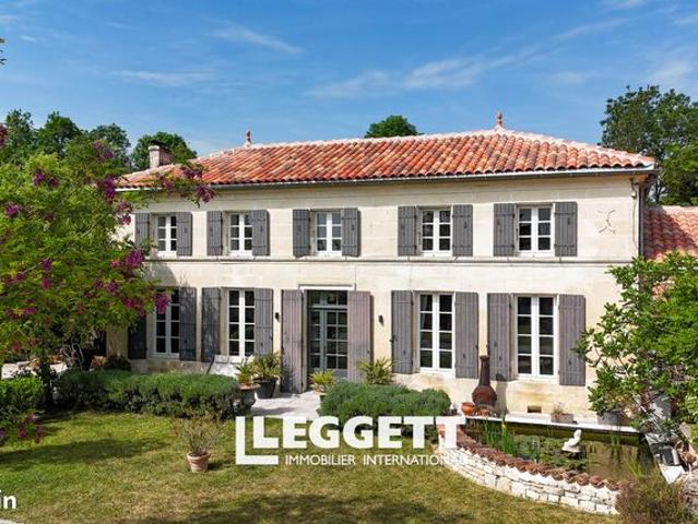Maison 11 pièces 310 m²