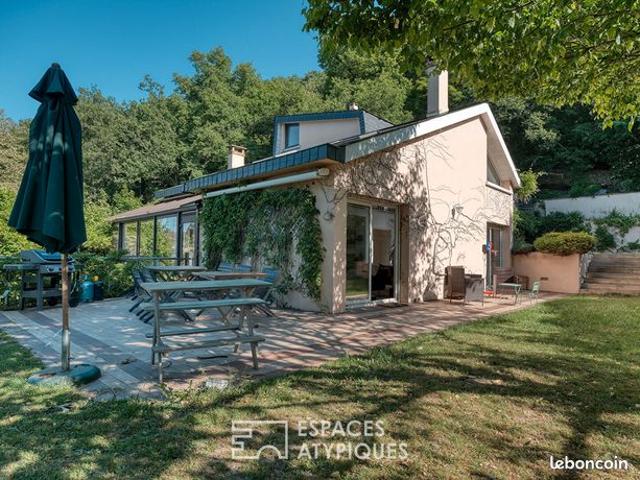 Maison 11 pièces 310 m²