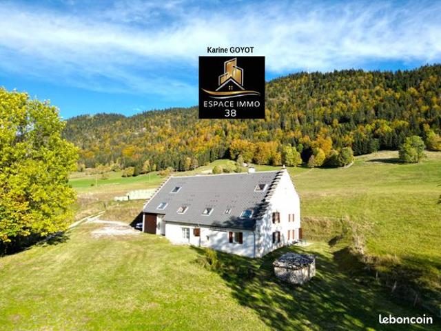 Maison 11 pièces 310 m²
