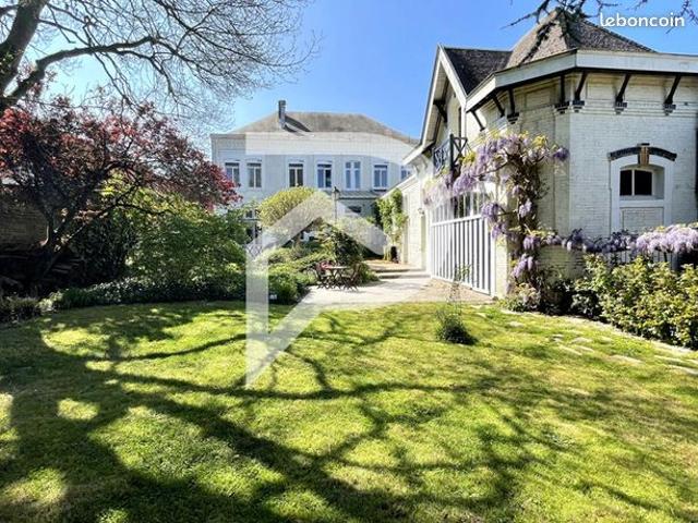 Maison 11 pièces 315 m²