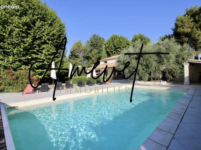 Maison 11 pièces 316 m²