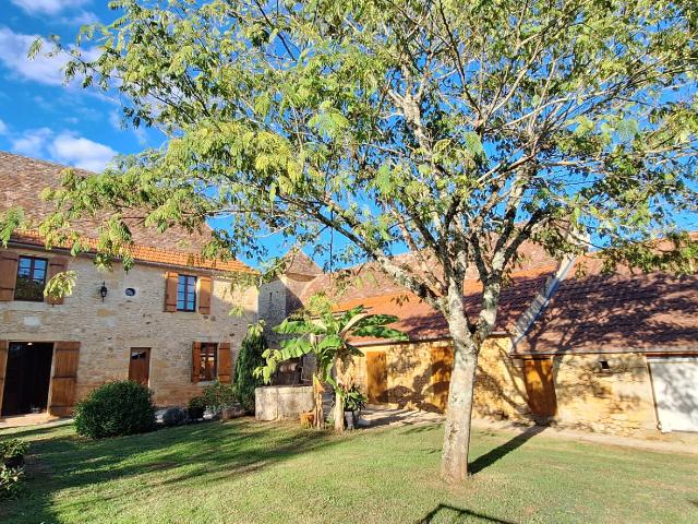Maison 11 pièces 319 m²