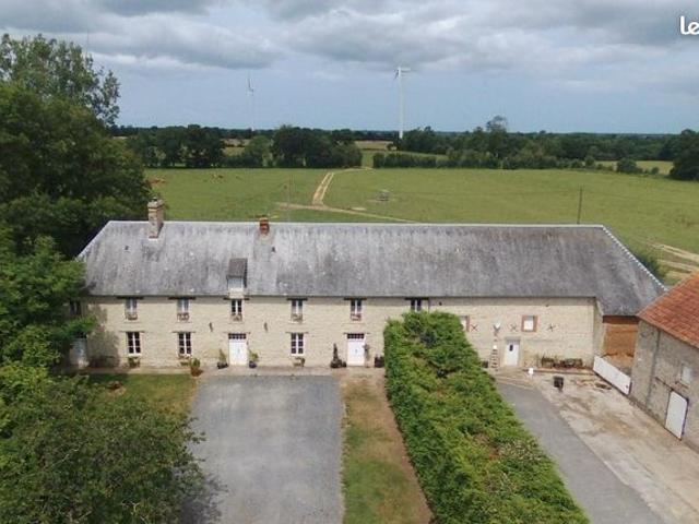 Maison 11 pièces 319 m²