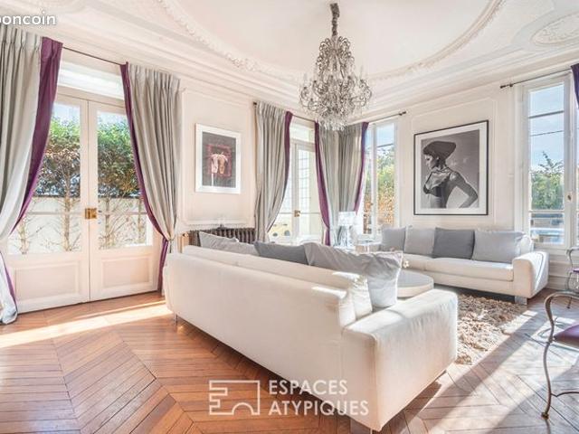 Maison 11 pièces 323 m²