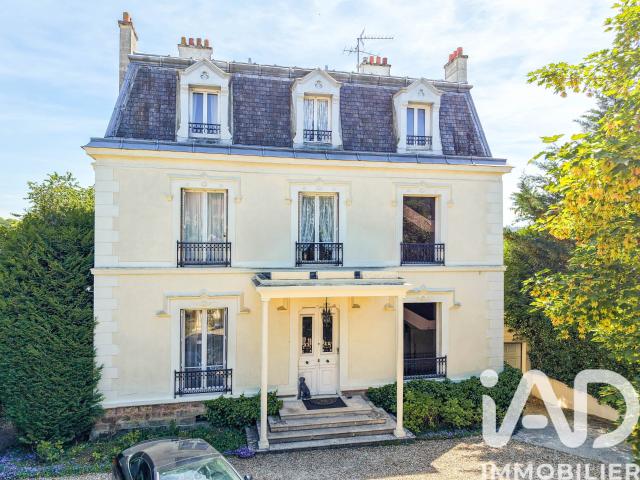 Maison 11 pièces 323 m²